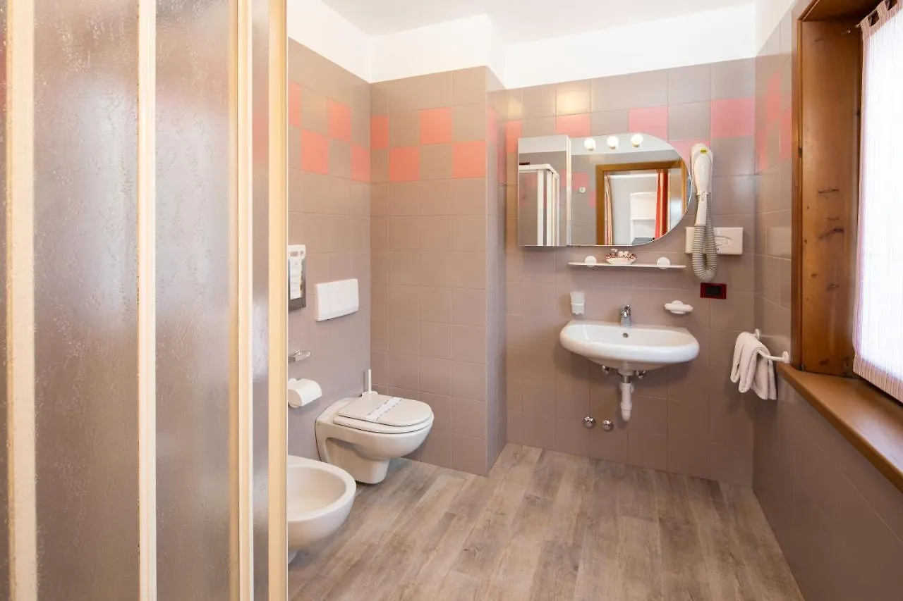 Hotel Krone Livigno 3*,