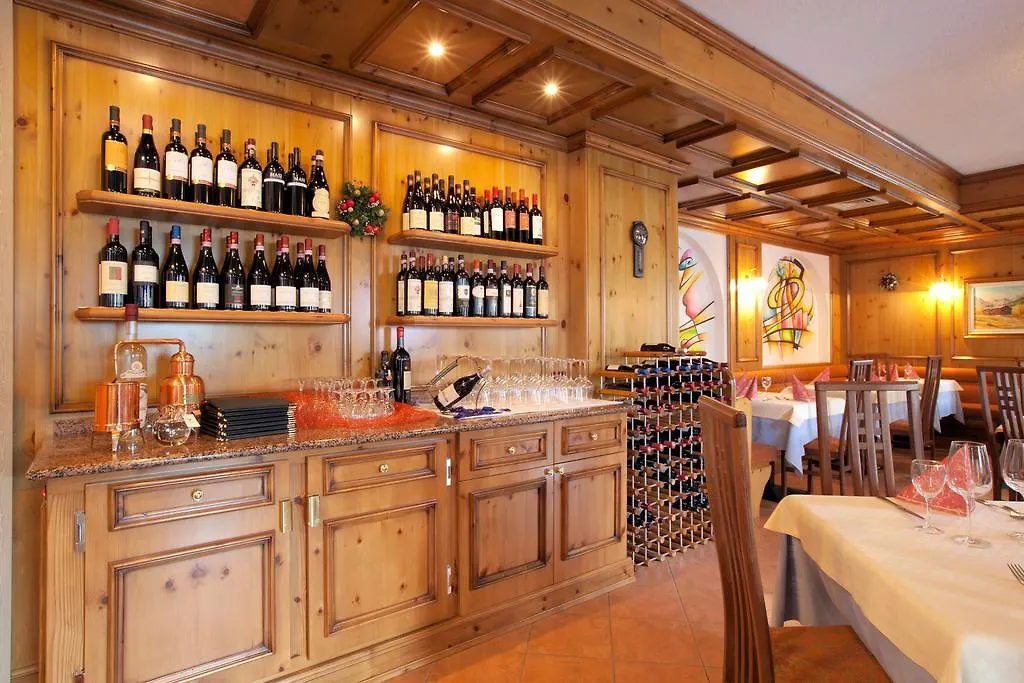 Hotel Krone Livigno 3*,  Italie
